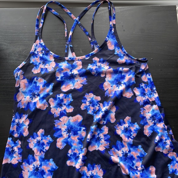 Floral Old Navy Workout Tank - Picture 1 of 3